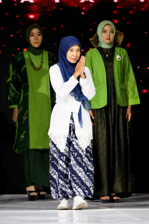 Nurhayati, S.Hut. Pimpinan IKM Sumber Hayati (5)